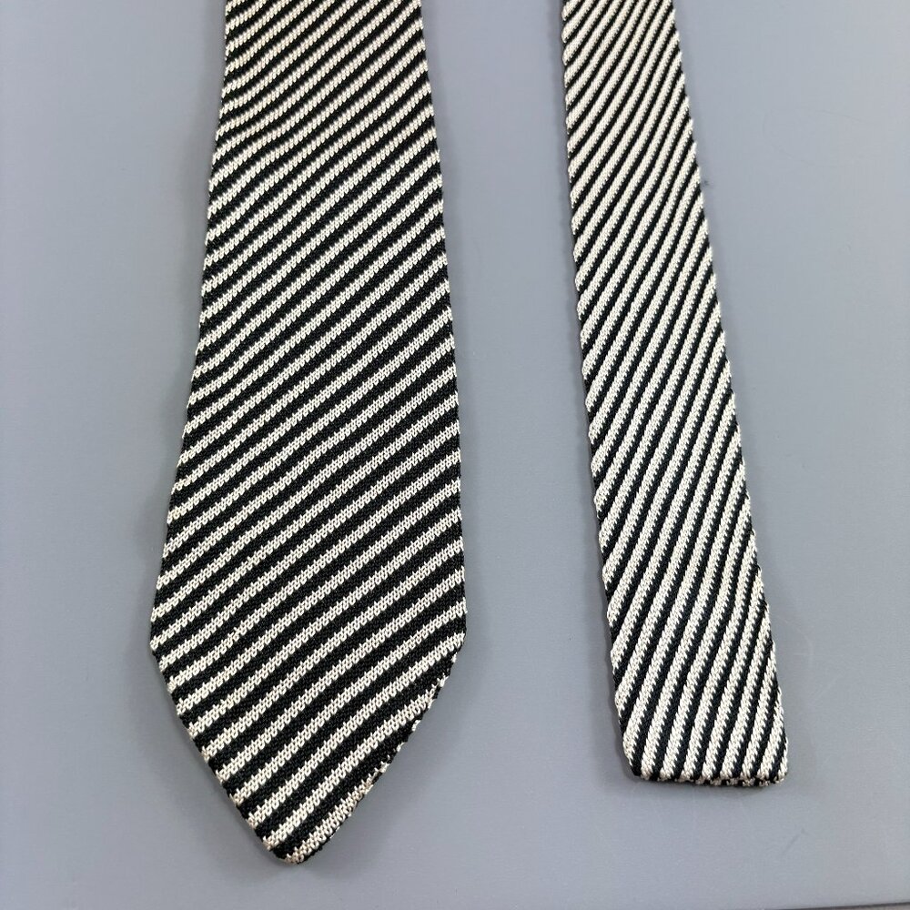 Daks White / Black Striped Men's Pointed Knit Tie 3 1/2" x 58" Vintage